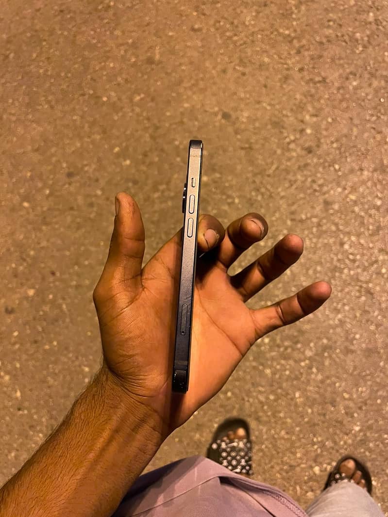 Apple iPhone 13 1