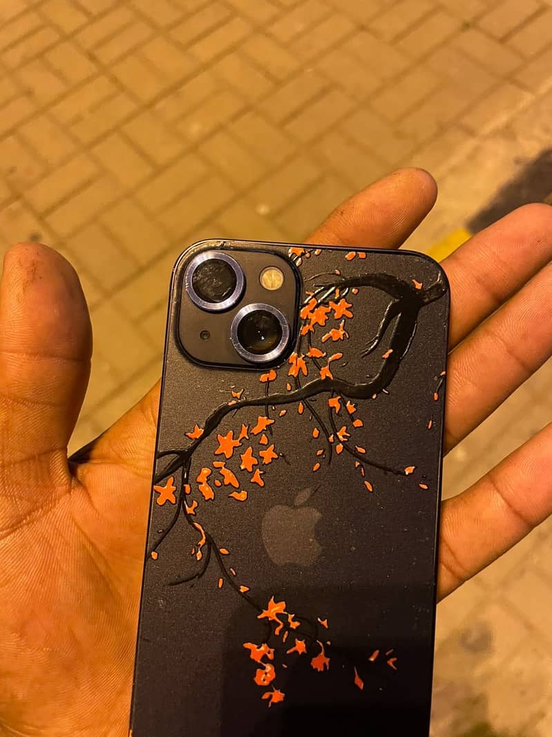 Apple iPhone 13 5