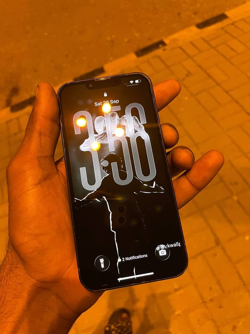 Apple iPhone 13 6