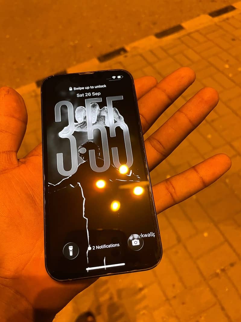 Apple iPhone 13 7