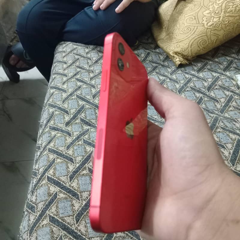 Apple iPhone 12 4