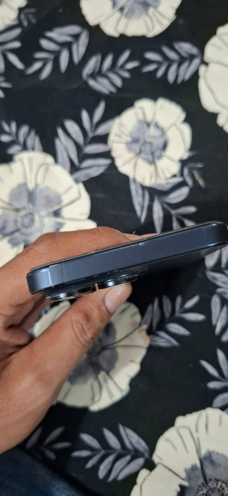 Apple iPhone 15 Pro Max 6