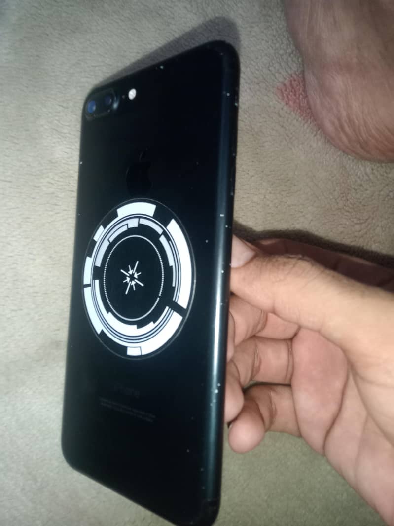 Apple iPhone 7 Plus 1