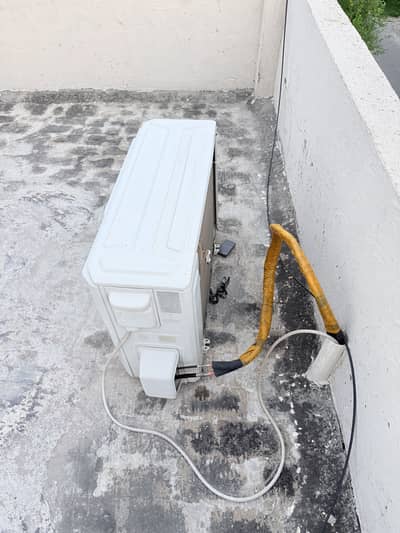 1.5 ton Inverter in excellent condition