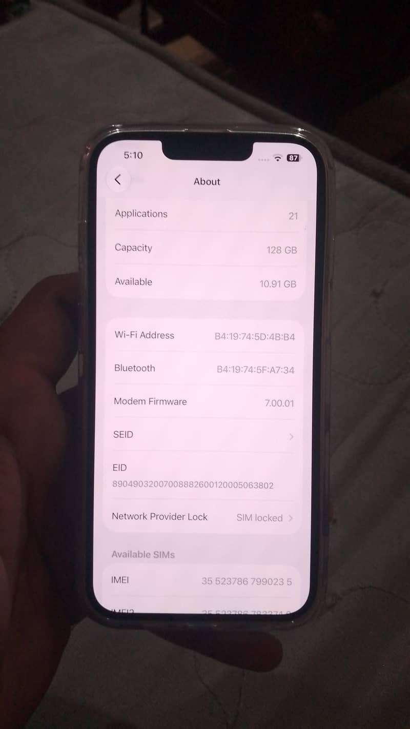 Apple iPhone 13 0