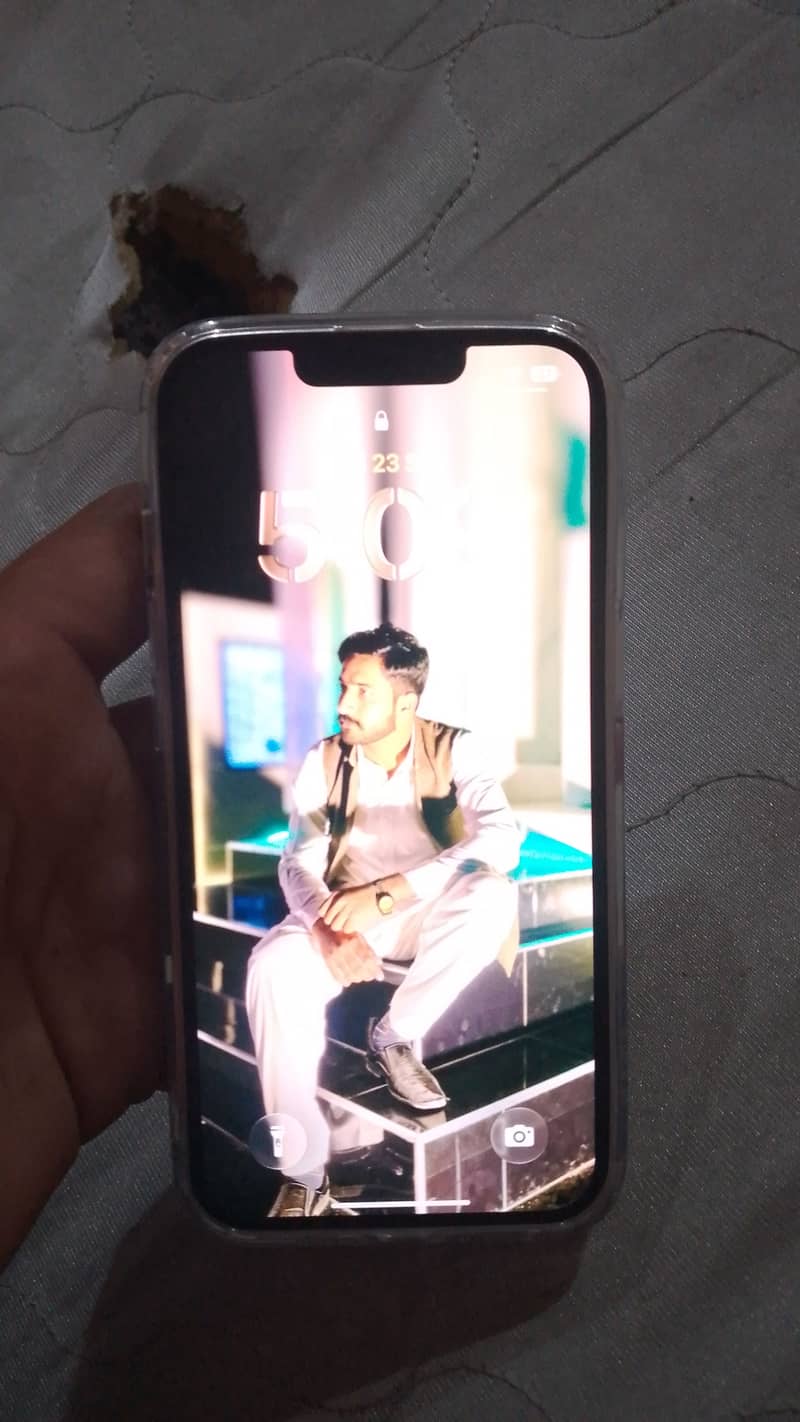 Apple iPhone 13 2