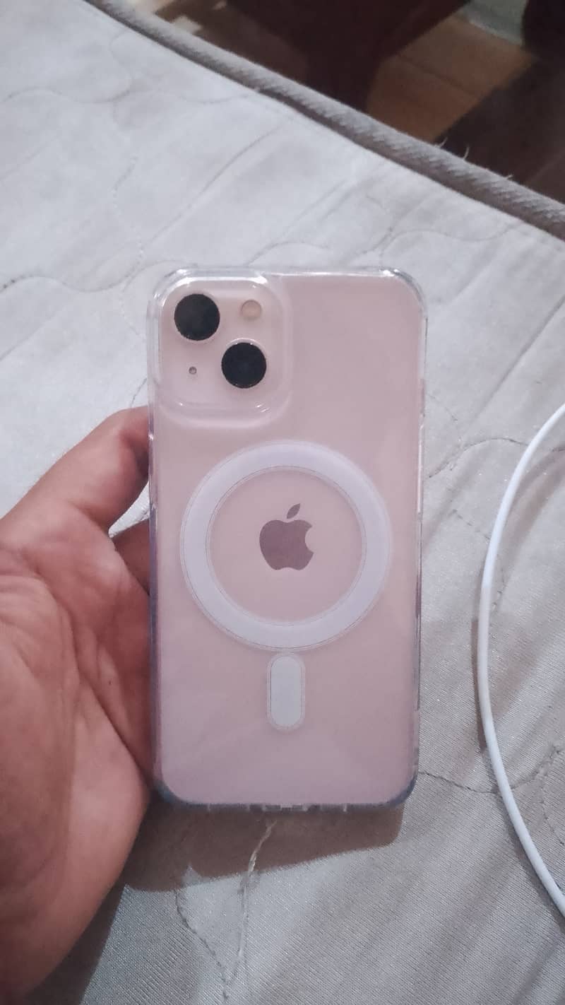 Apple iPhone 13 4