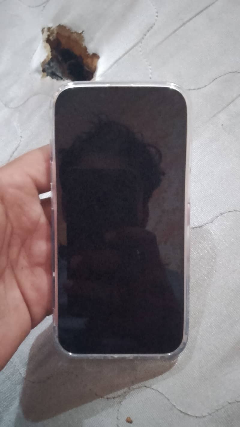 Apple iPhone 13 5
