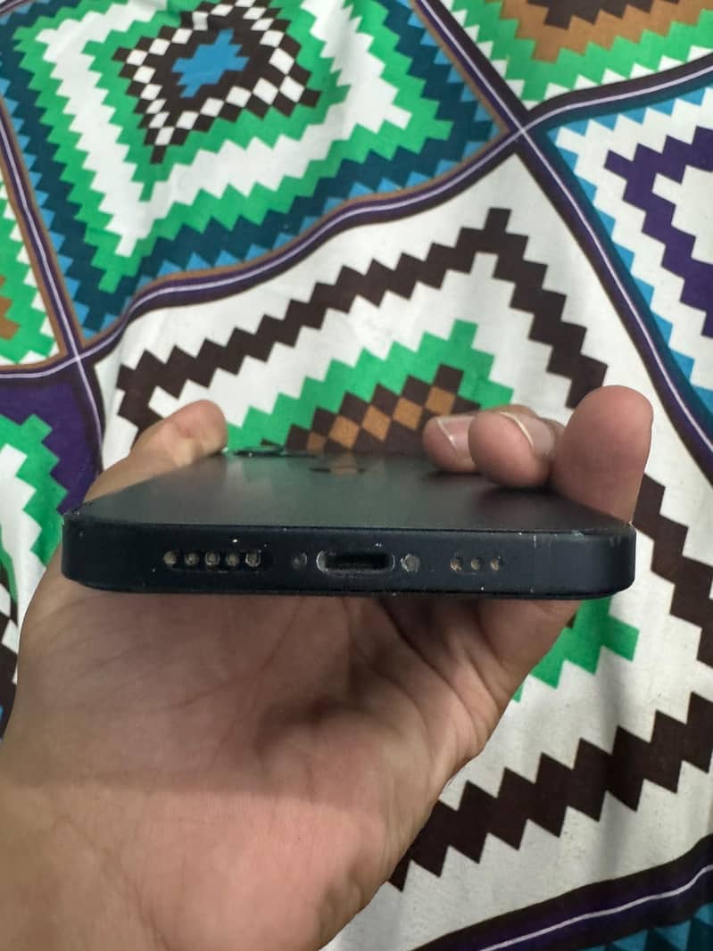 Apple iPhone 12 3