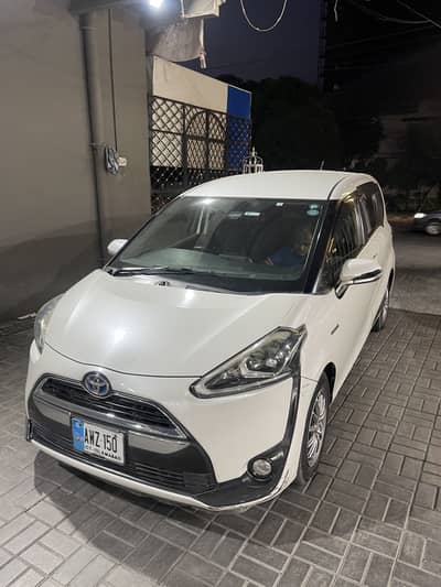 Toyota Sienta 2016