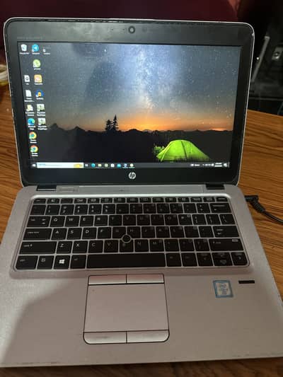 Hp elite book 820 G3 i7 with charger