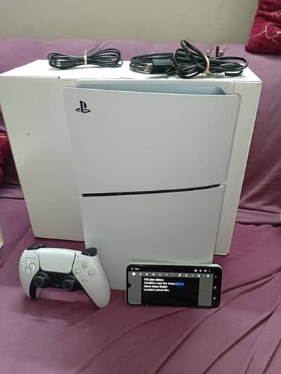 Selling PS5 slim in 10/10 condition