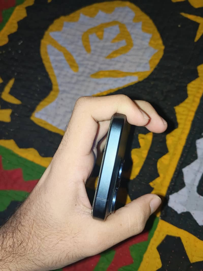 Apple iPhone 15 Pro 1