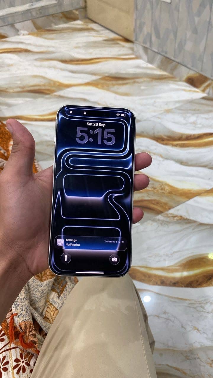 iPhone 17 Pro Max 4