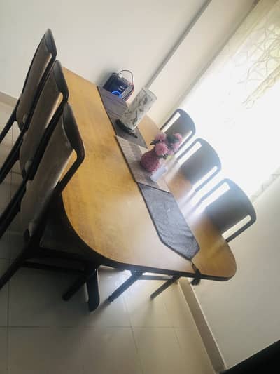 Dining table six seater