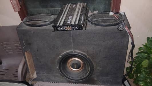 car heavy sound system with base box