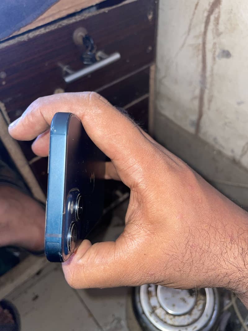 Apple iPhone 13 1