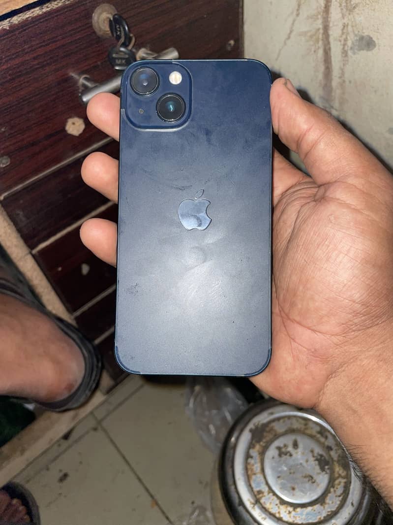 Apple iPhone 13 4