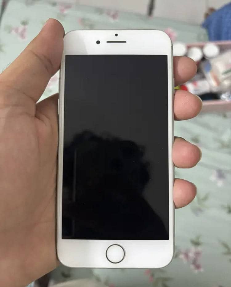 Apple iPhone 7 2