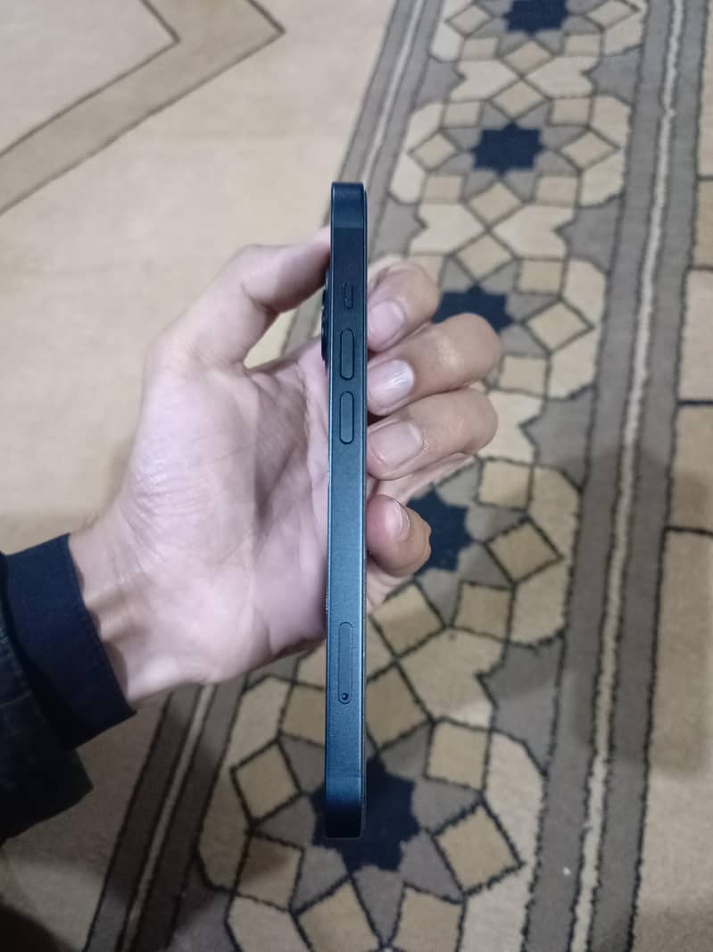 Apple iPhone 13 3