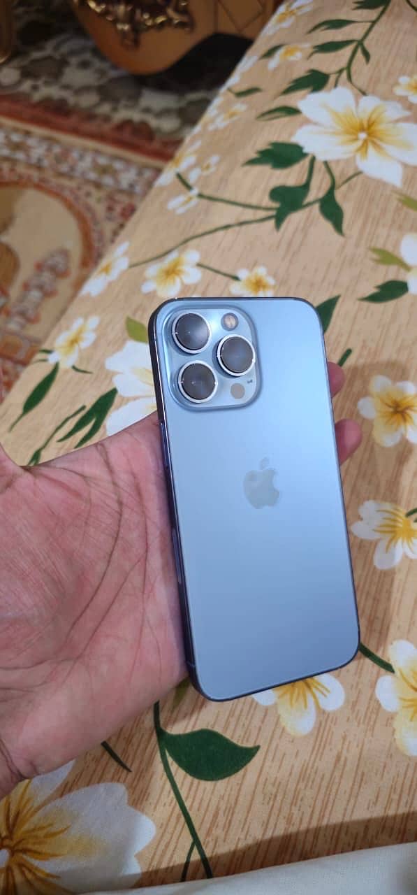 Apple iPhone 13 Pro 4