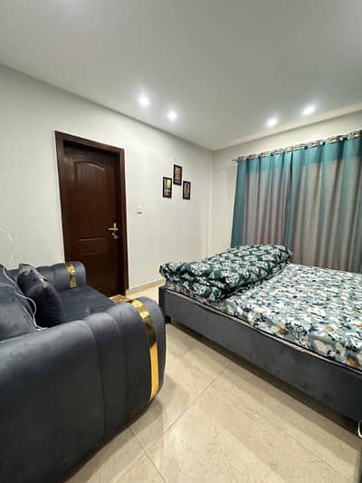 Luxury furnished 1BHK on daily basis in Bahria town Lahore