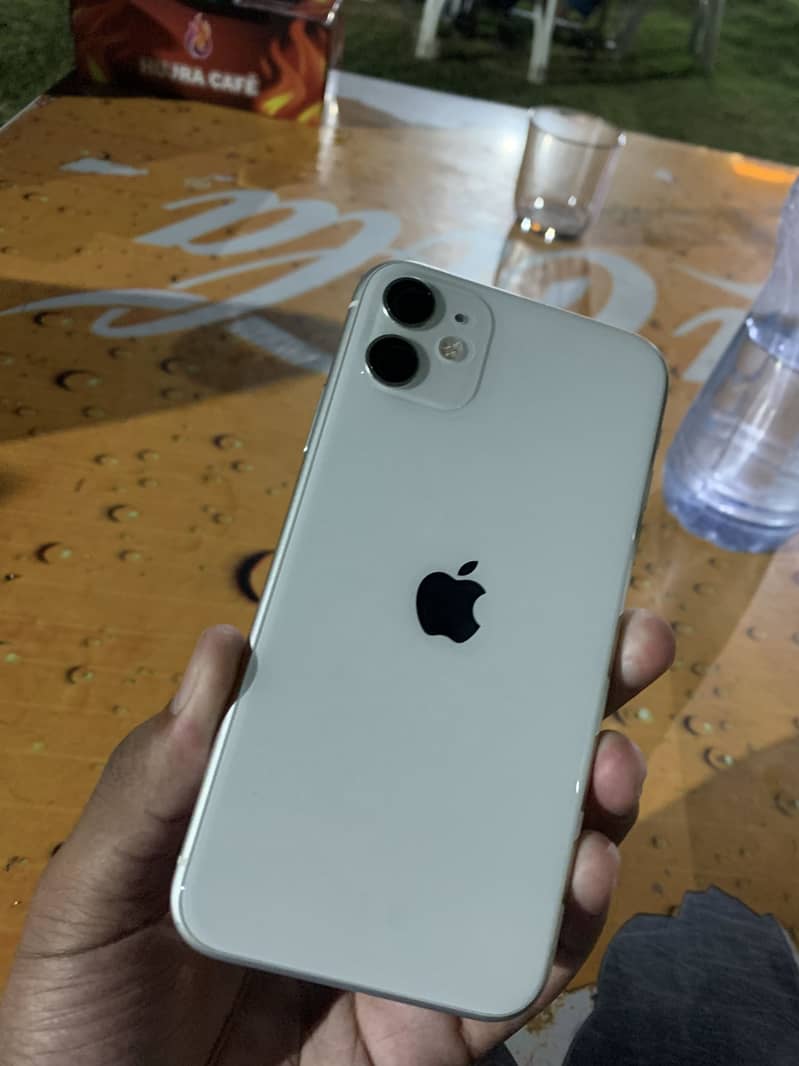 Apple iPhone 11 0