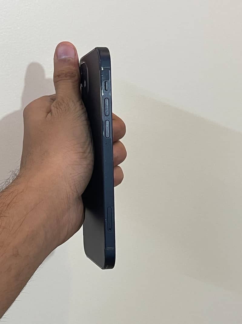 Apple iPhone 12 3