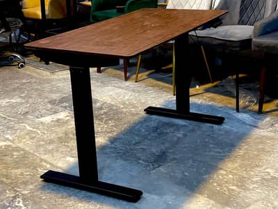 New Standing Desk – Stable Frame, No Wobbling | White | Rs 65,000