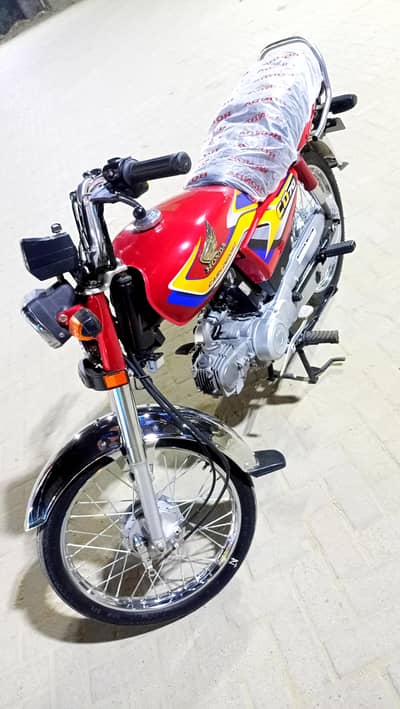Honda CD-70 2025 model Karachi num 1st owner Genuine seald pack