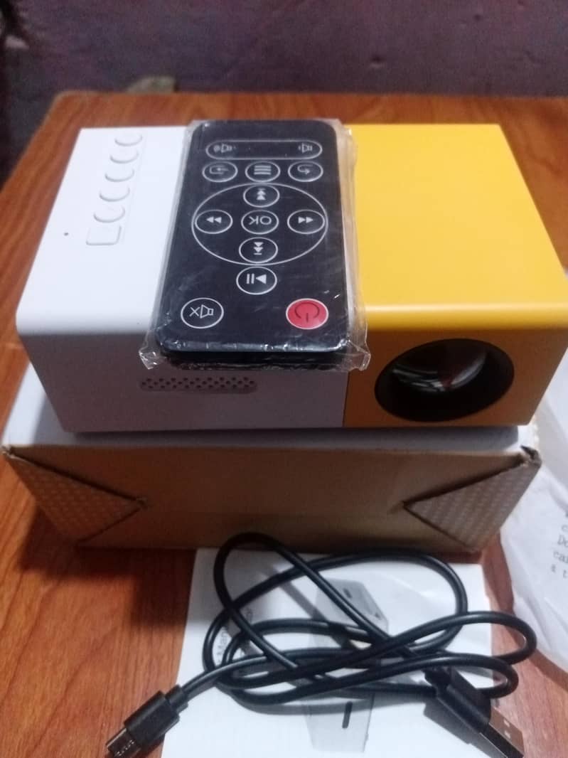 portable mini projector 1