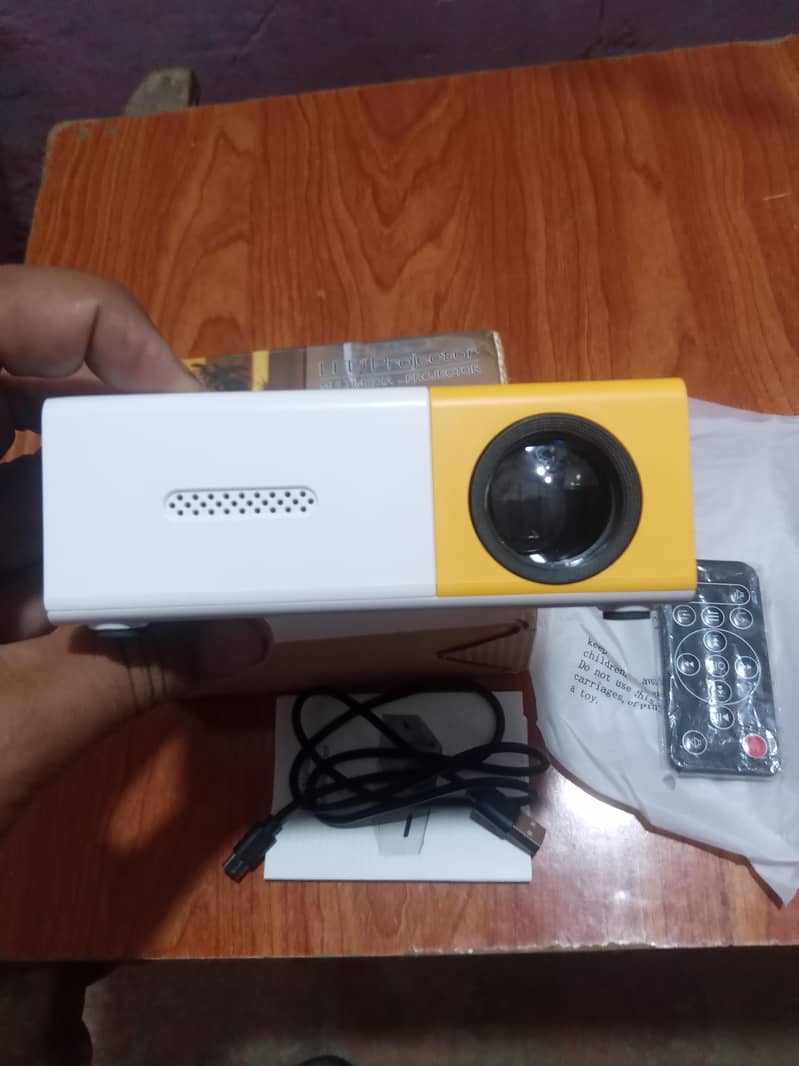 portable mini projector 4