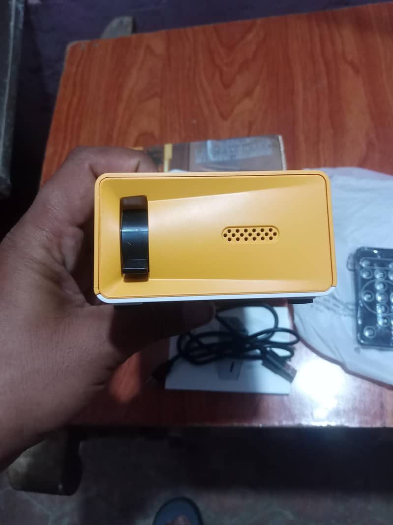 portable mini projector 5