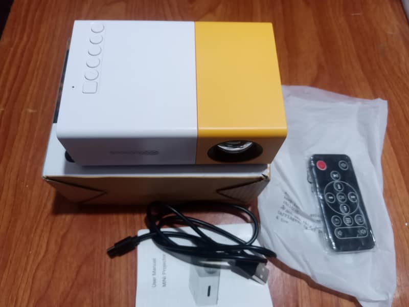 portable mini projector 6
