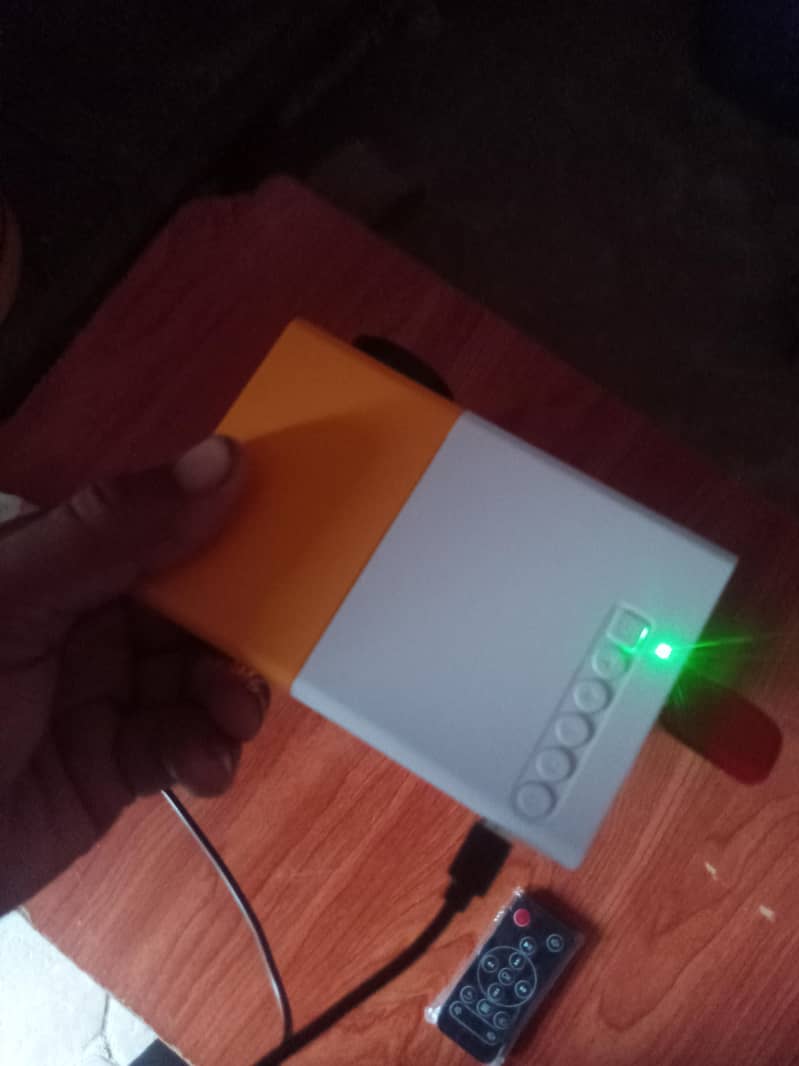 portable mini projector 7