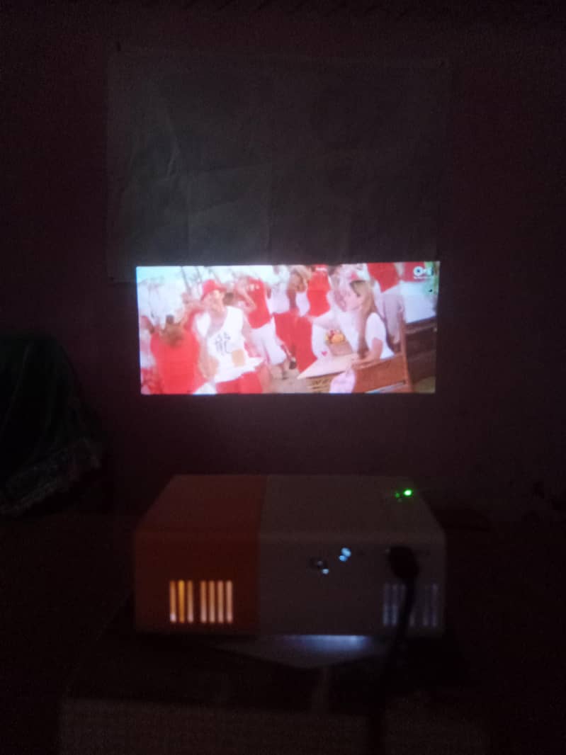 portable mini projector 11