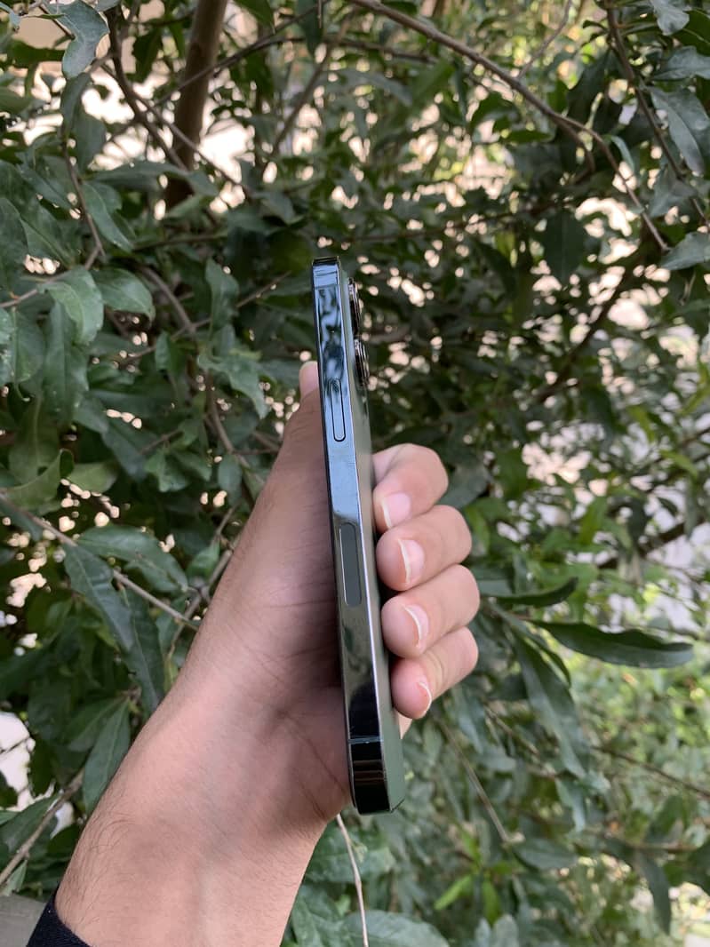 Apple iPhone 13 Pro 4