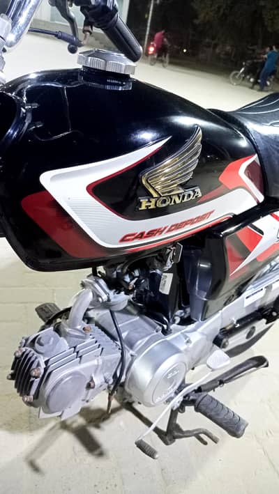 Honda CD-70 2025 model Karachi num 1st owner Genuine mint condition