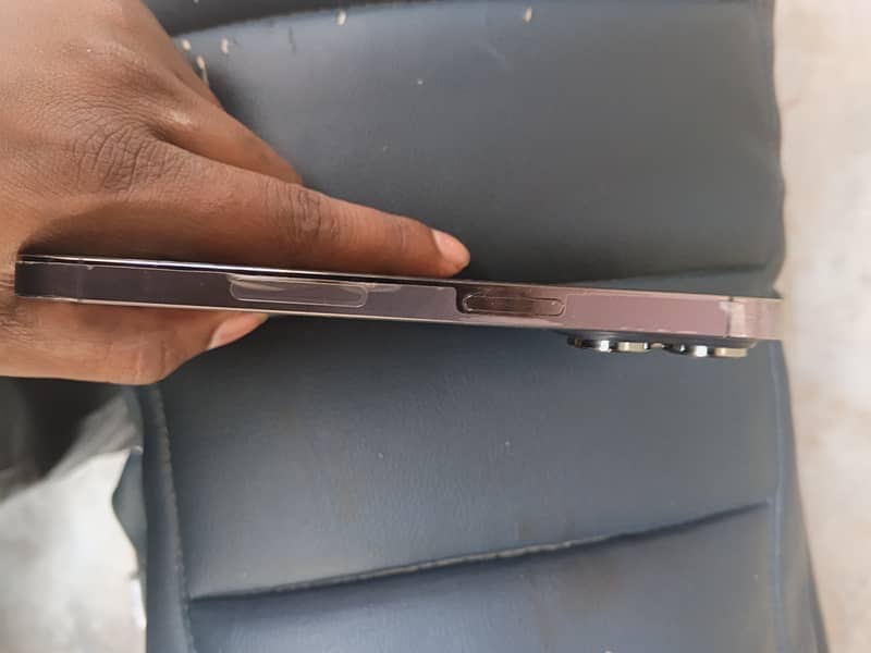 Apple iPhone 14 Pro 2
