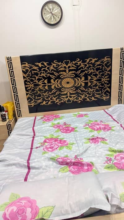 king size wooden bed