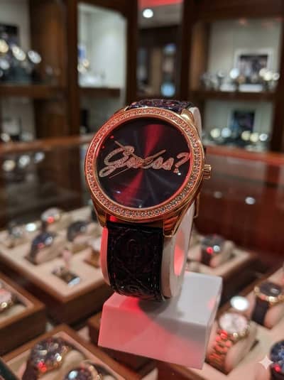 GUESS WATCH IN MINT CONDITION WITH ORIGINAL BOX