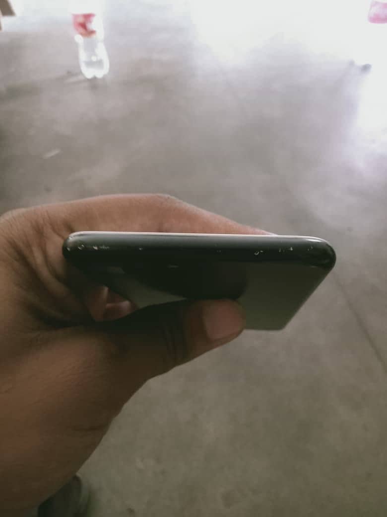 Apple iPhone 7 Plus 3