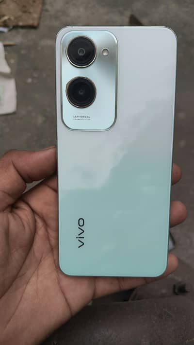 Vivo Y18