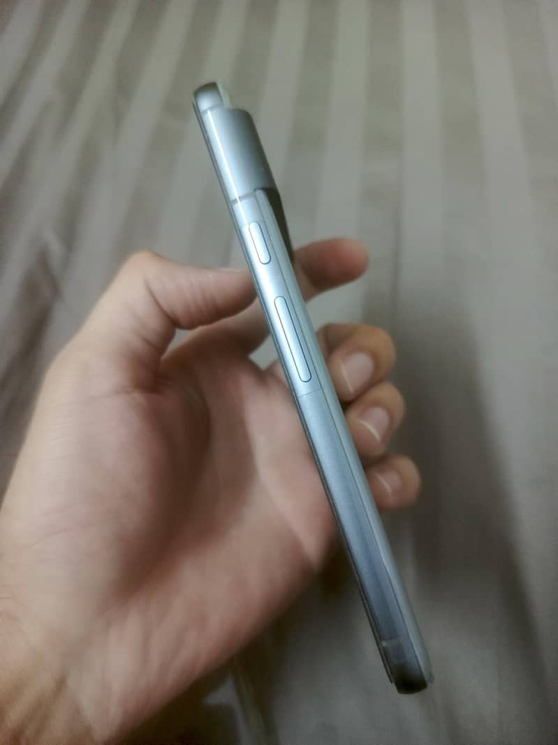 Google Pixel 8 2