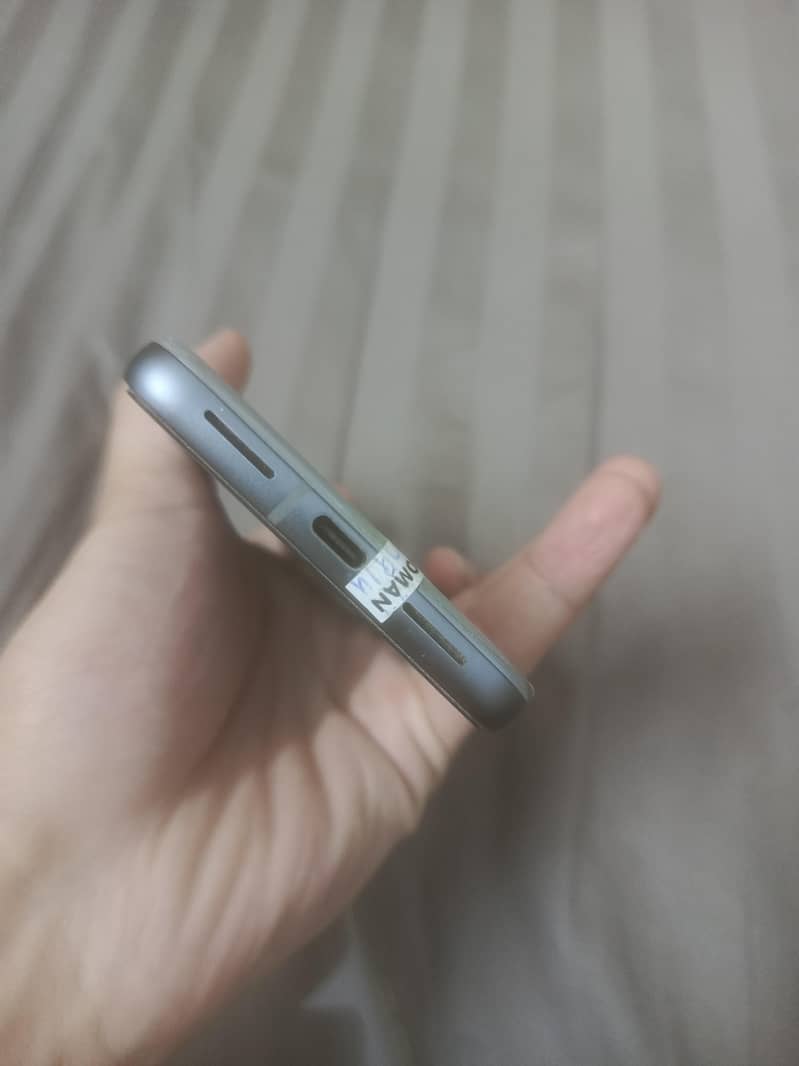 Google Pixel 8 3