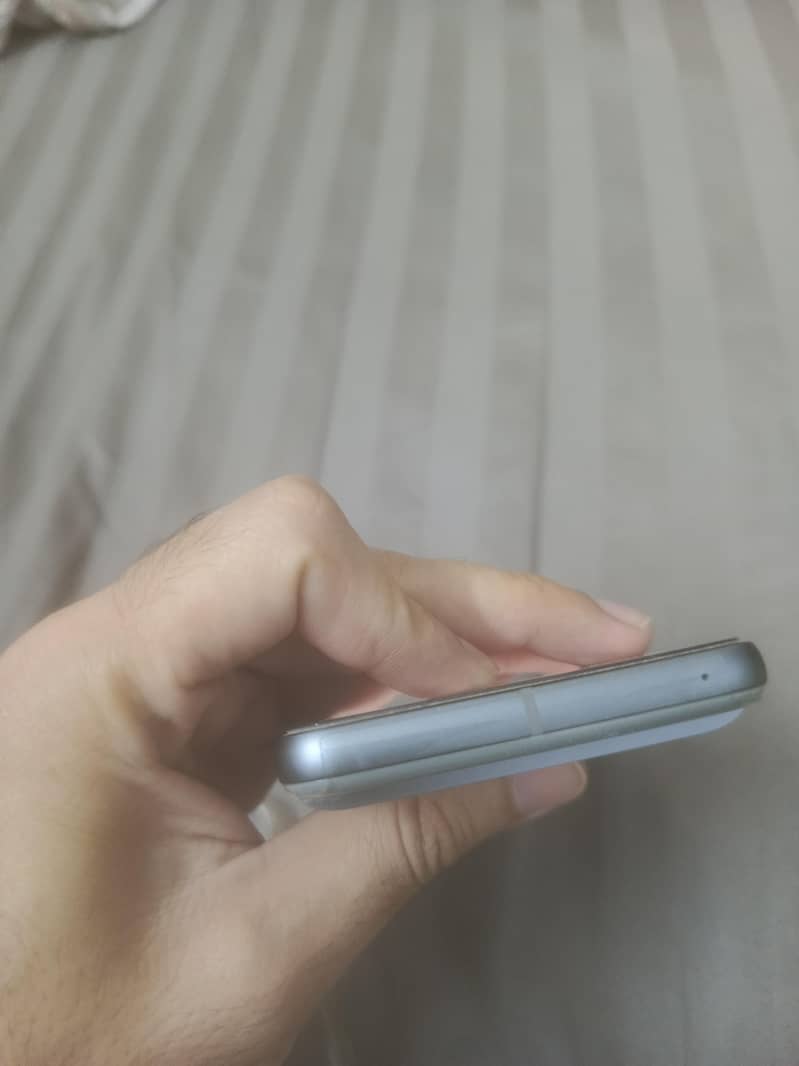 Google Pixel 8 5