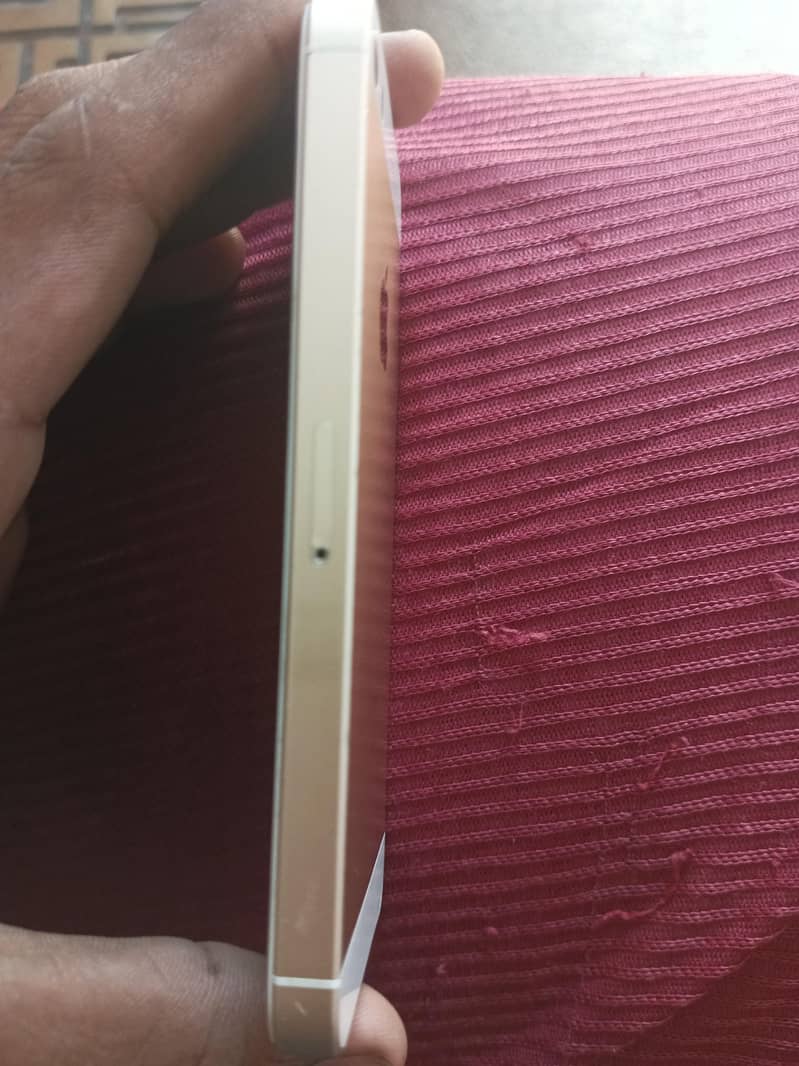 iphone se only mobile 1