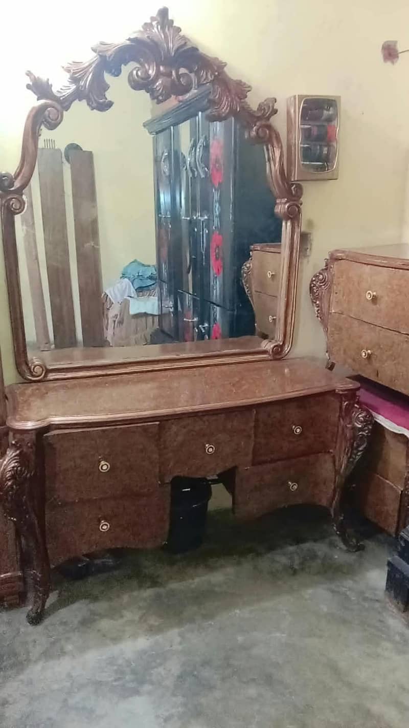جہیز والا بیڈ روم سیٹ صاف کنڈیشن ہے ارجنٹ سے کرنا ہے کھوکھرٹاون لاہور 2