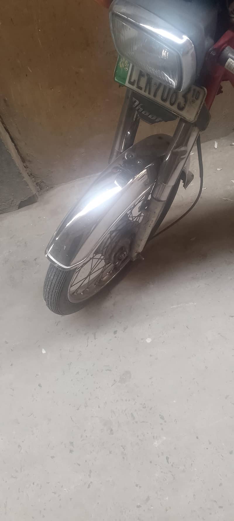 dhoom 70-2010modal 2