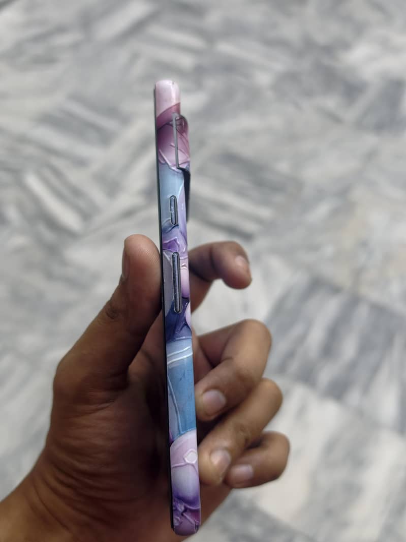 Google Pixel 7 4